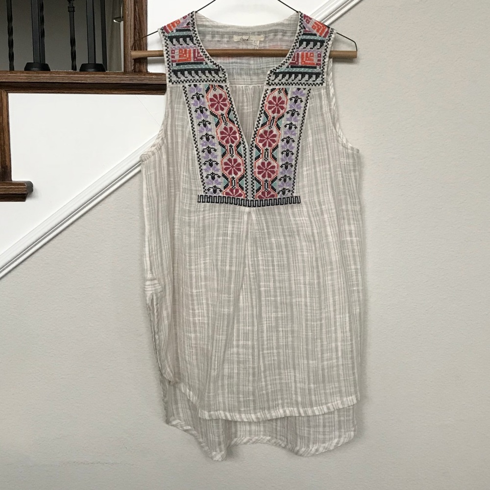 Anthro Embroidered Linen Hi-Lo top - Sz 4